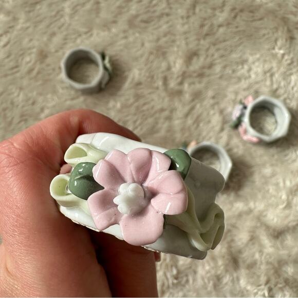 Set of Six Vintage Napkin Rings Pastel Floral Fine China Ceramic Pastel Garden - Picture 8 of 9